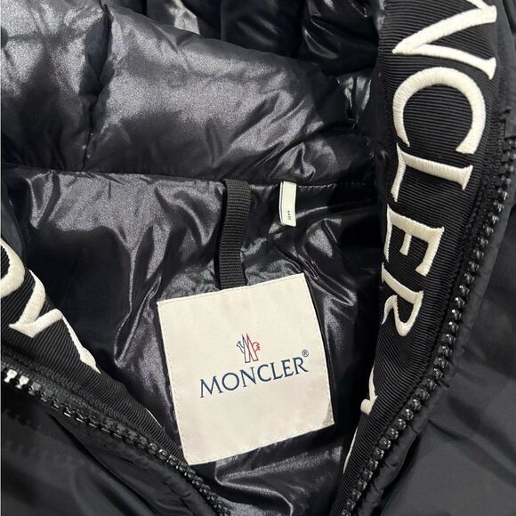 MONTCLA SHORT DOWN JACKET - Picture 10 of 11